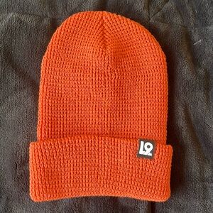 L9 beanie(rust)